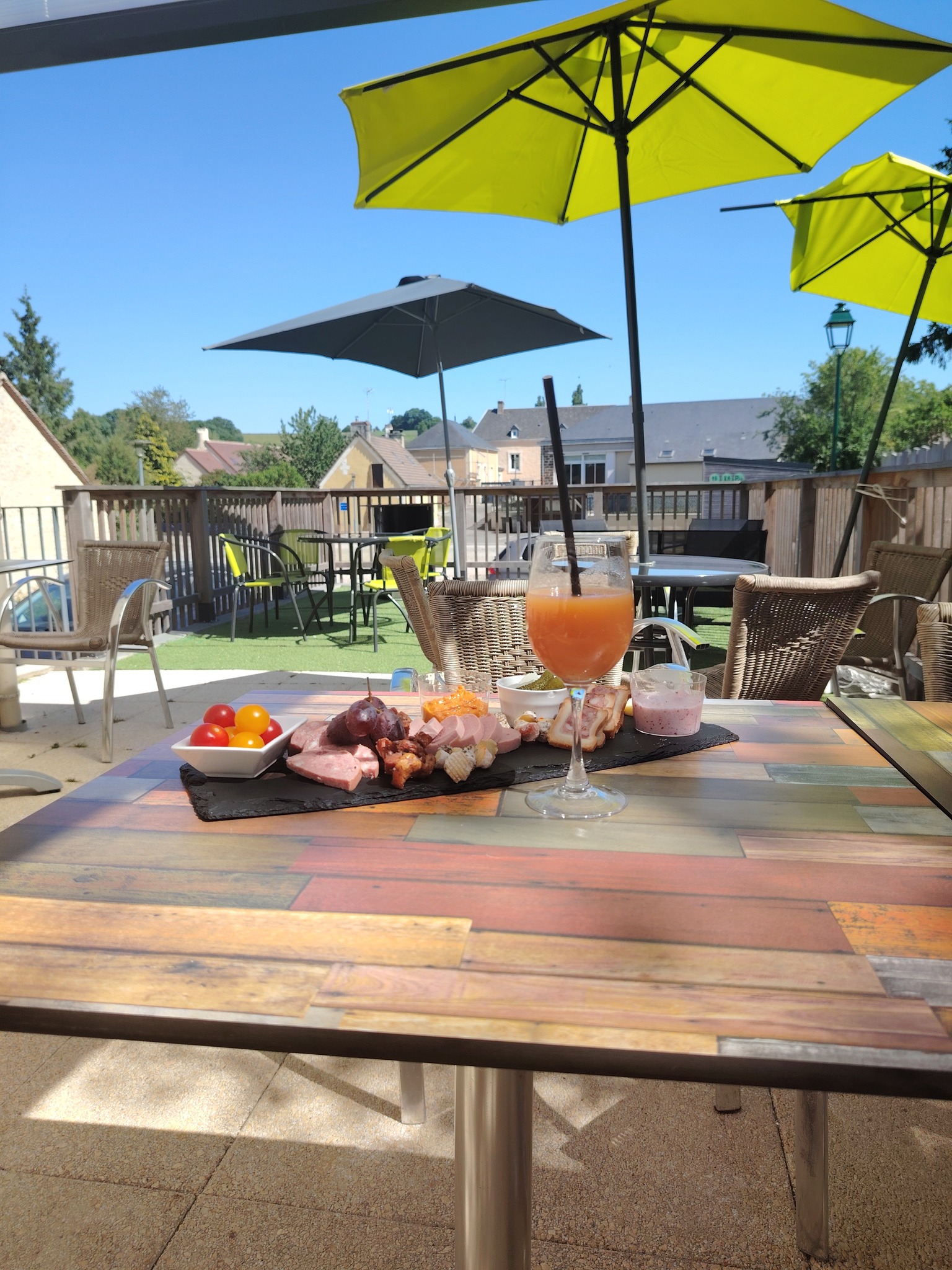 Le restaurant - Mez En Vie - restaurant MEZIERES-SOUS-LAVARDIN - Restaurant Conlie - Conlie Restaurant - Restaurant Terrasse Conlie - Restaurant Sarthe